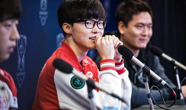 他经常参加 他经常参加